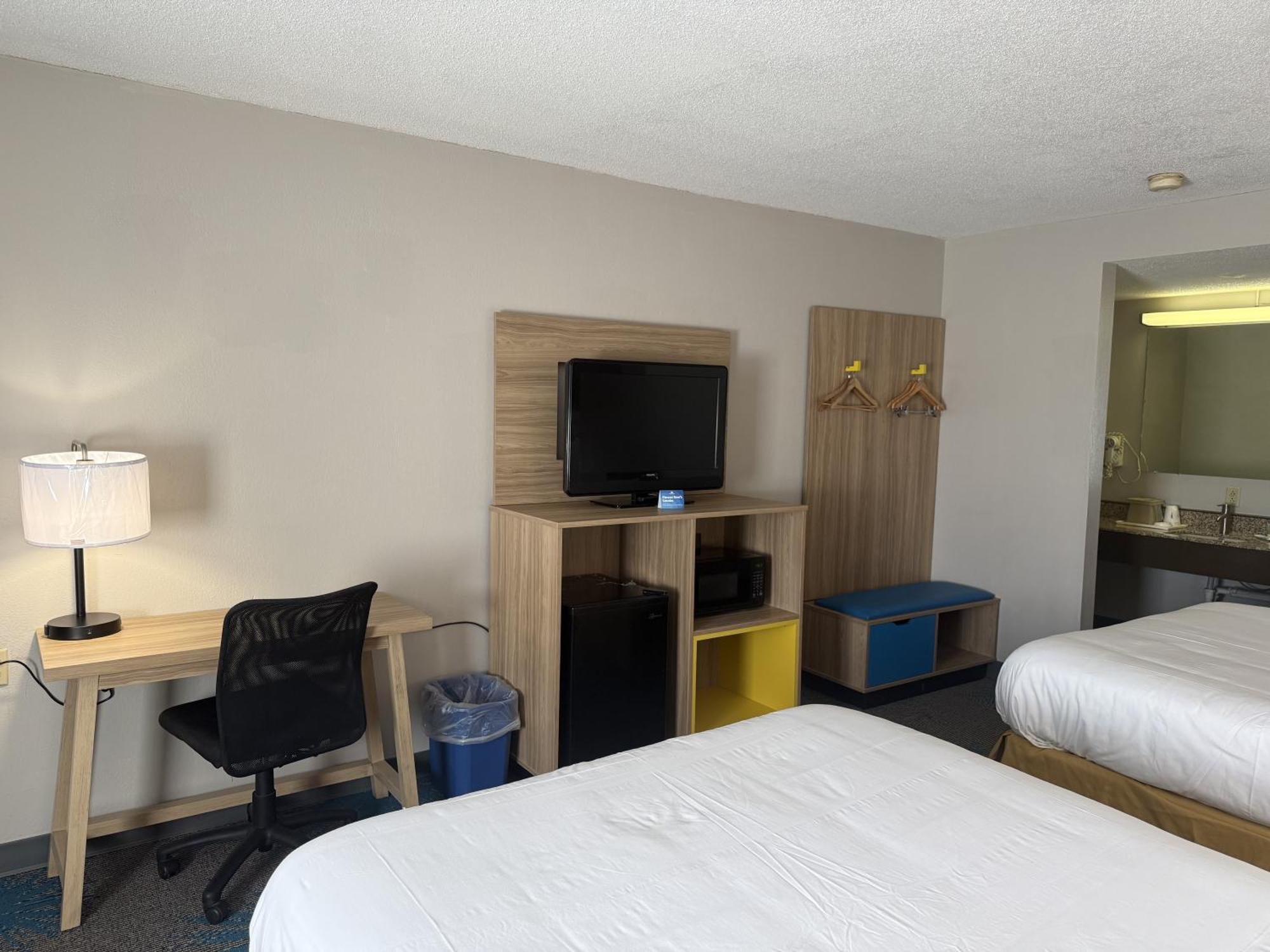 Days Inn By Wyndham Hannibal Buitenkant foto