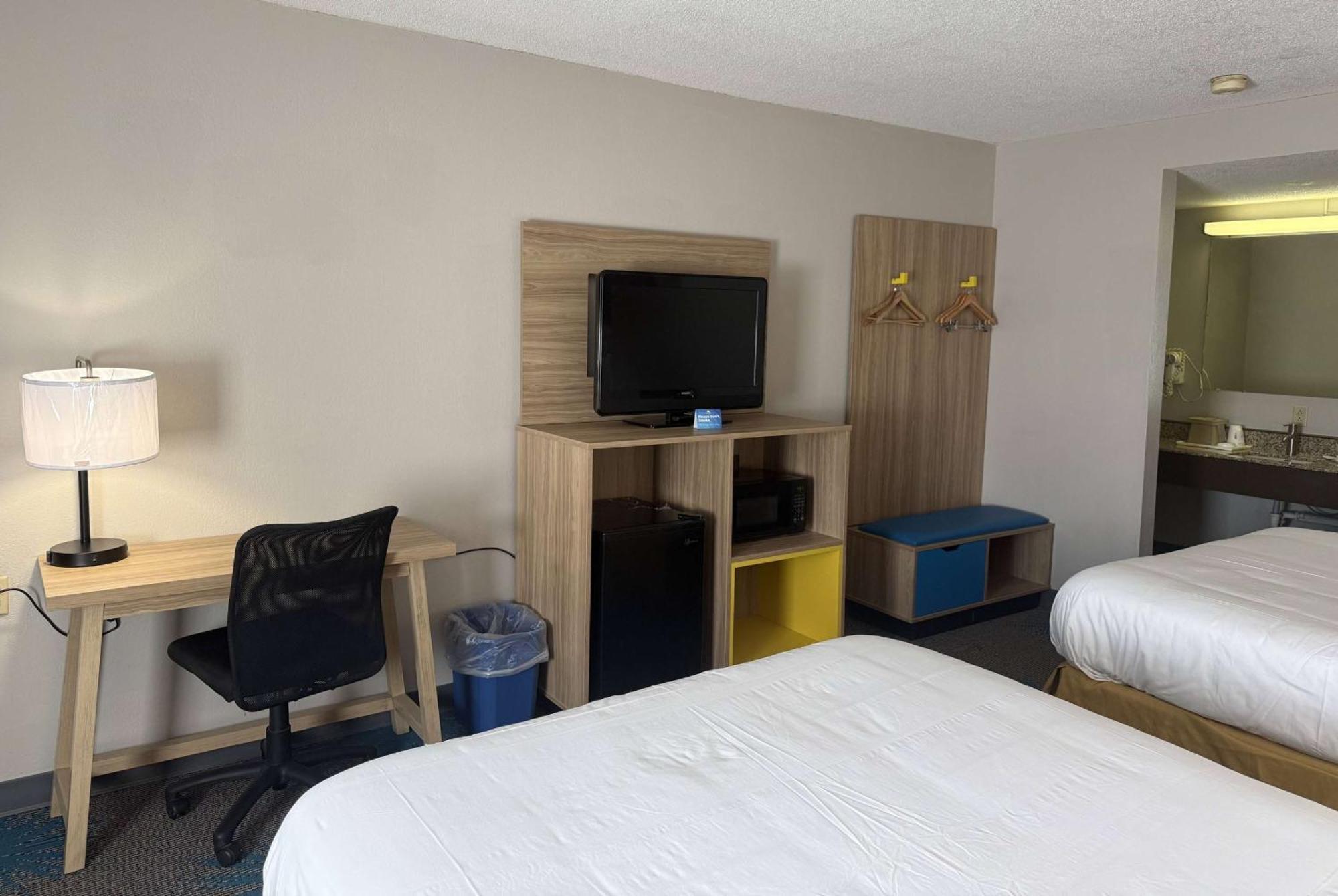 Days Inn By Wyndham Hannibal Buitenkant foto