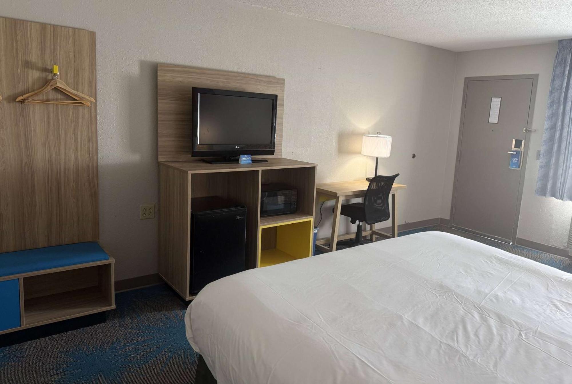 Days Inn By Wyndham Hannibal Buitenkant foto